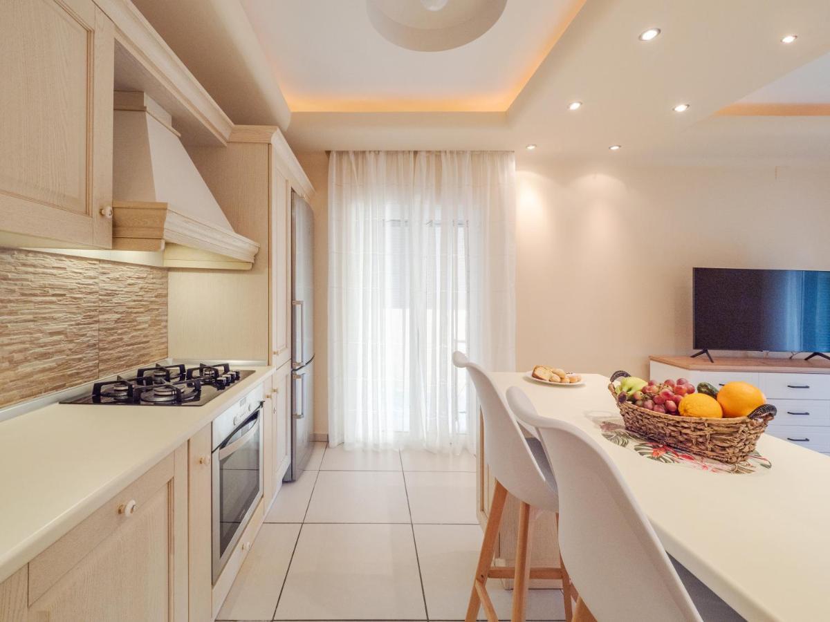 Aura Elegant Apartment Near Garitsa Bay Análipsis エクステリア 写真